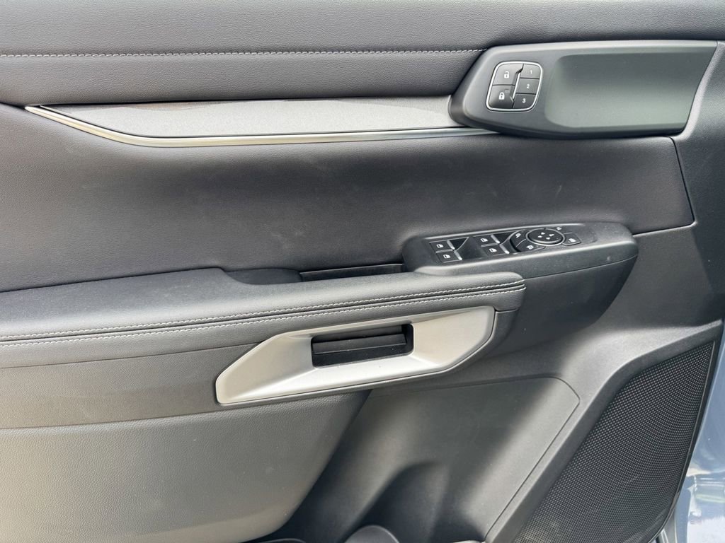 Used 2025 Ford Ranger Lariat w/ FX4 Off-Road Package image 18