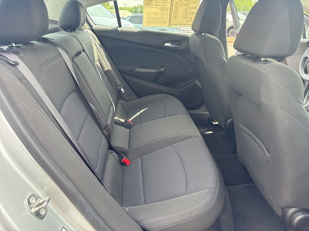 Used 2017 Chevrolet Cruze LT w/ Convenience Package FWD image 30