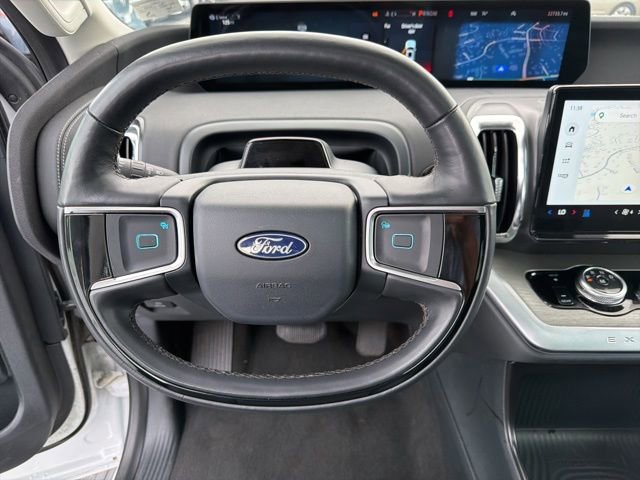 Used 2025 Ford Expedition Platinum AWD/4WD image 23