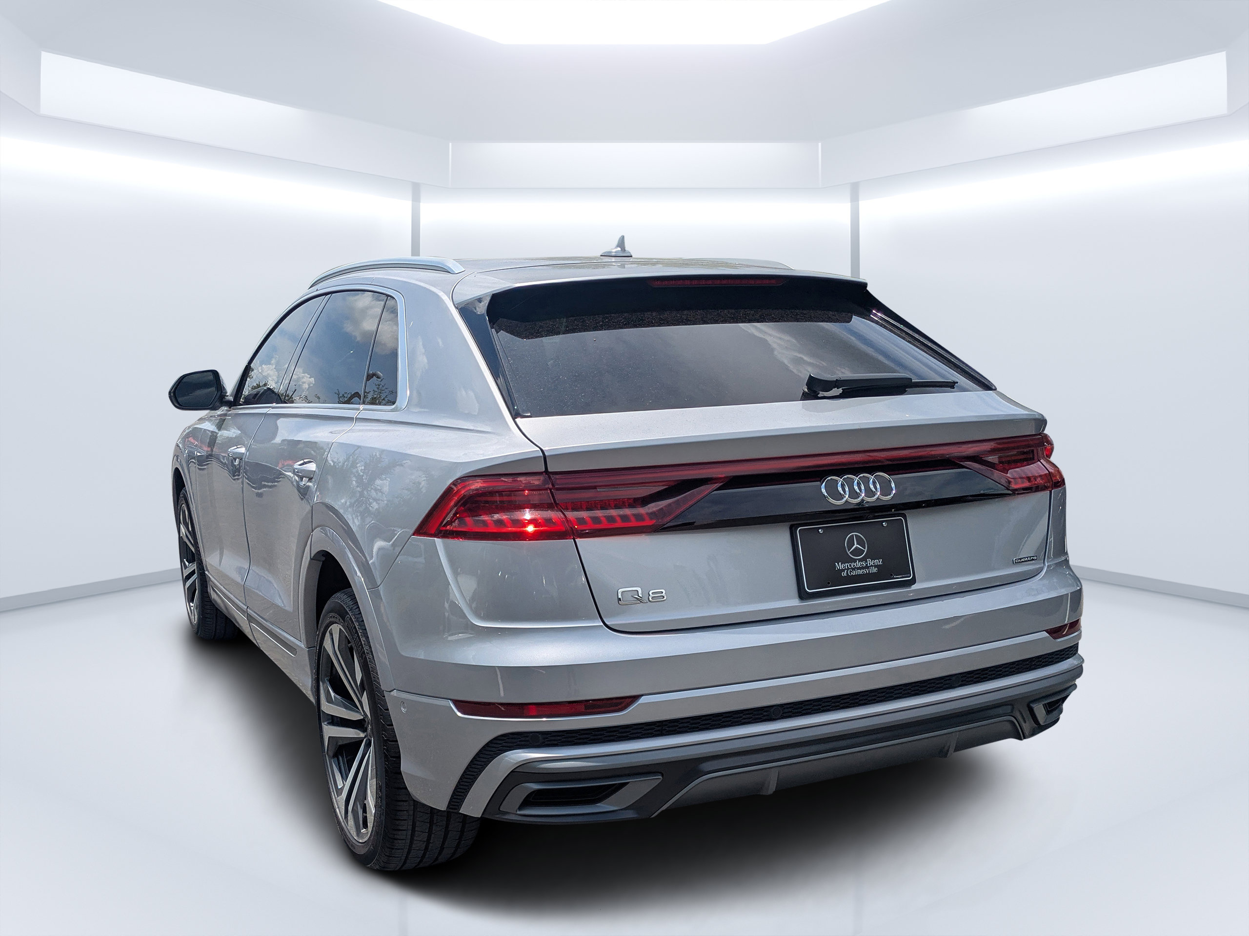 Used 2022 Audi Q8 Premium Plus AWD/4WD image 5