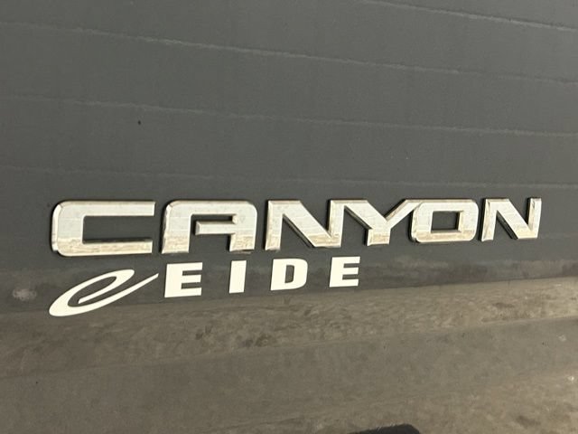 Used 2016 GMC Canyon SLE w/ All Terrain Package AWD/4WD image 29