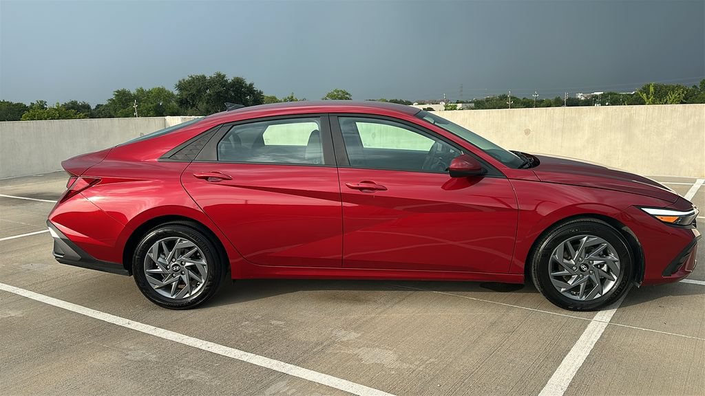 Certified 2024 Hyundai Elantra SEL FWD image 13