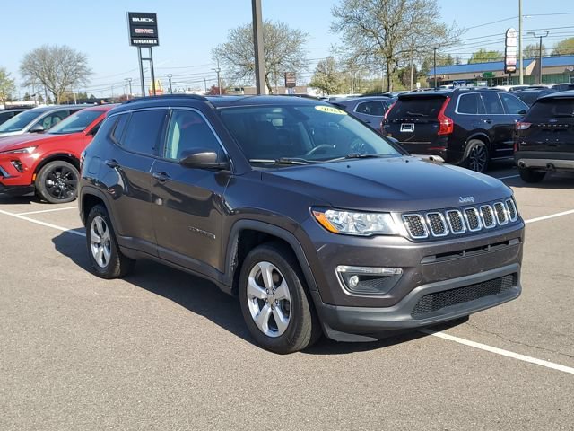 Used 2021 Jeep Compass Latitude FWD image 2
