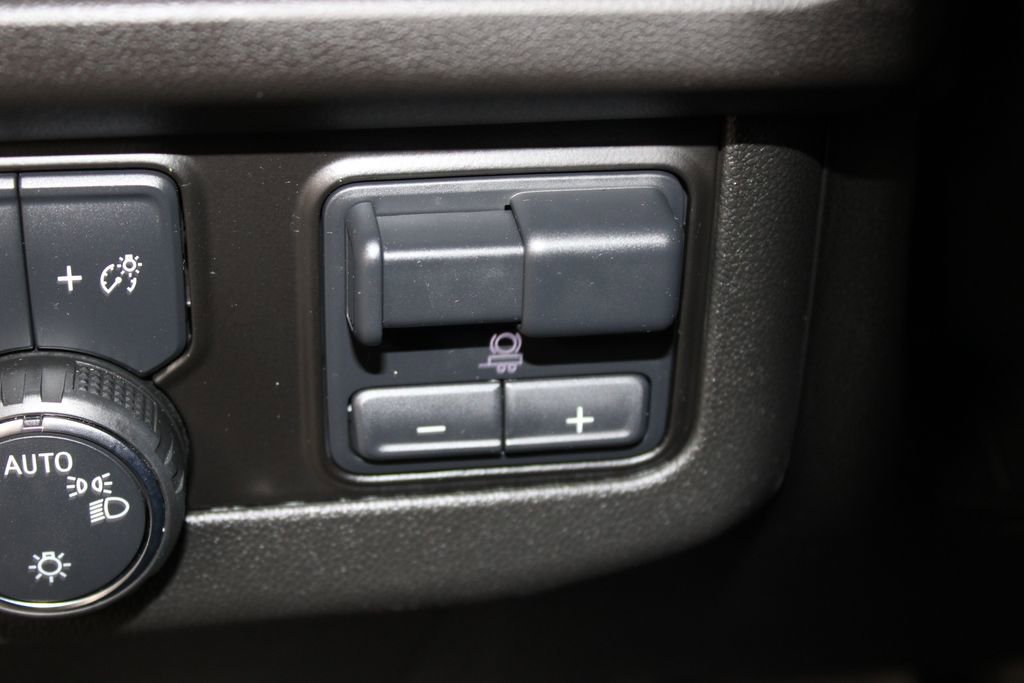 Used 2023 Chevrolet Suburban Z71 w/ Luxury Package image 46