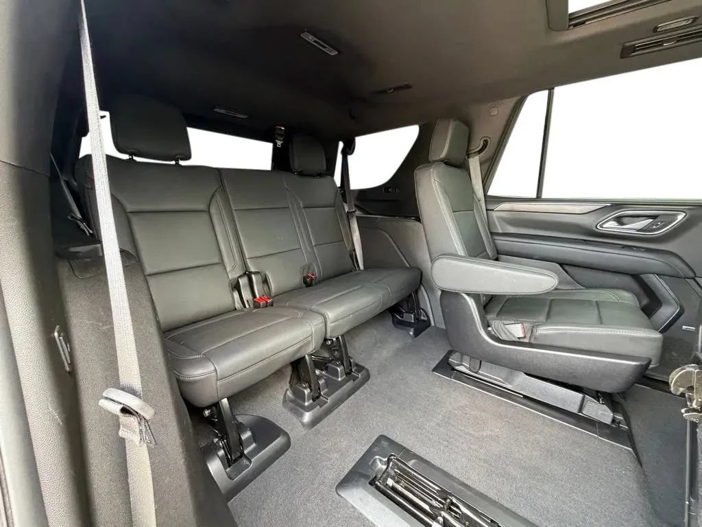 Used 2024 Chevrolet Tahoe Z71 w/ Luxury Package AWD/4WD image 30