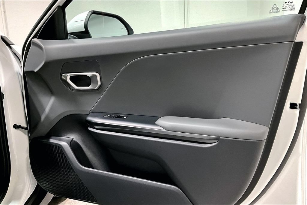 New 2025 Kia K4 FWD image 10