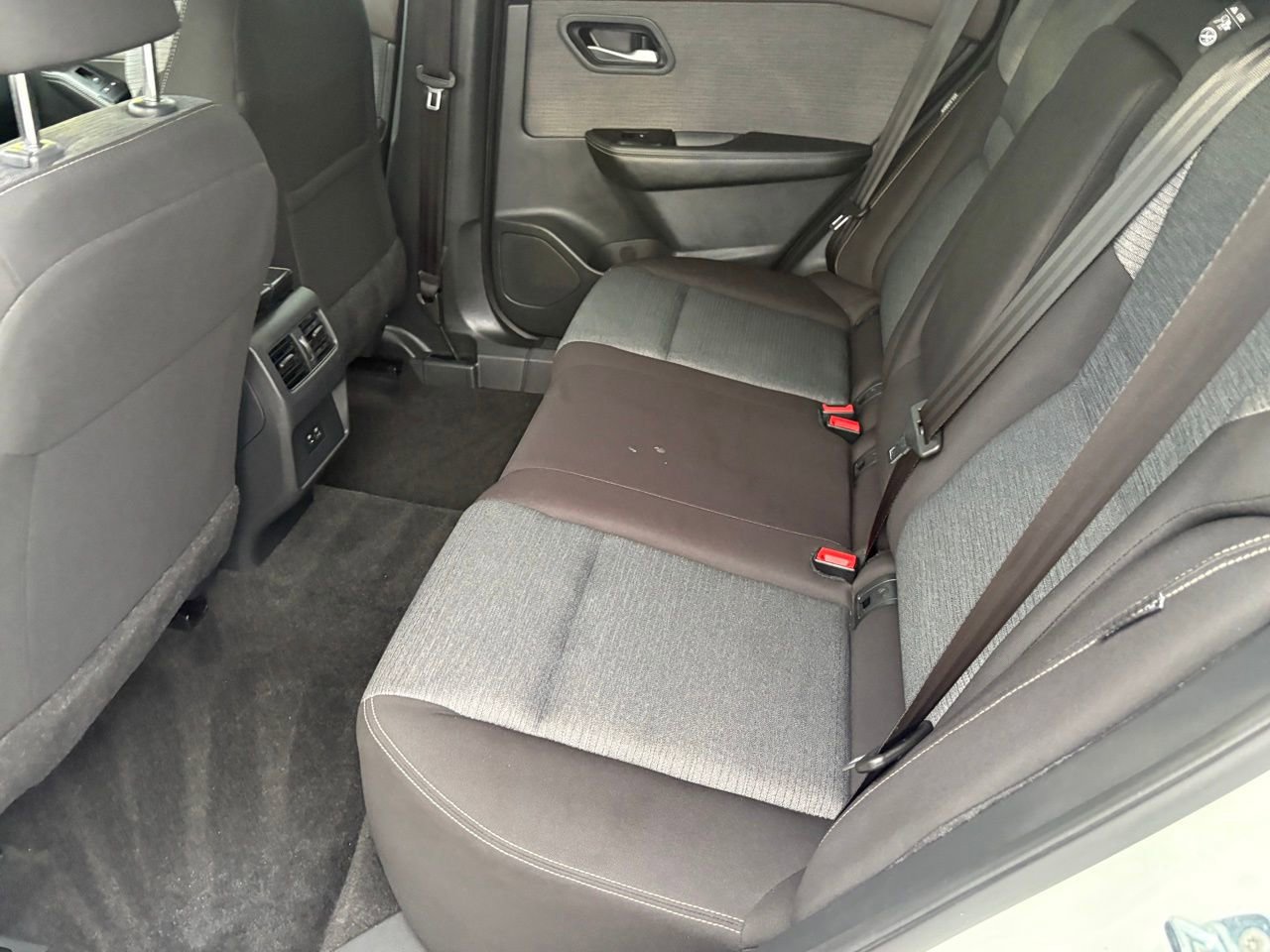 Certified 2023 Nissan Rogue SV image 31