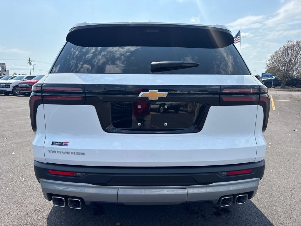 Used 2026 Chevrolet Traverse LT w/ Driver Confidence Package FWD image 5