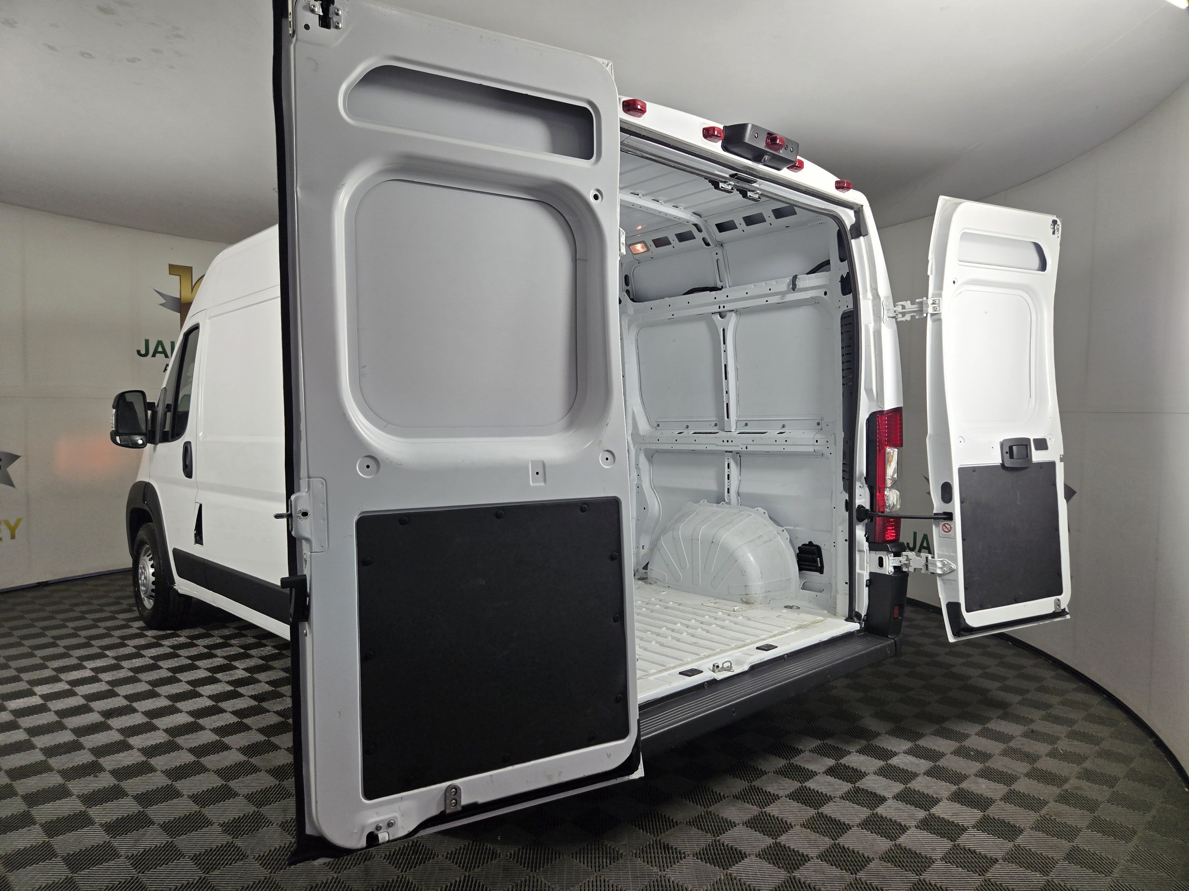 Used 2025 RAM ProMaster 2500 w/ Safety Group FWD image 30