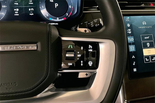 Certified 2025 Land Rover Range Rover SE image 21