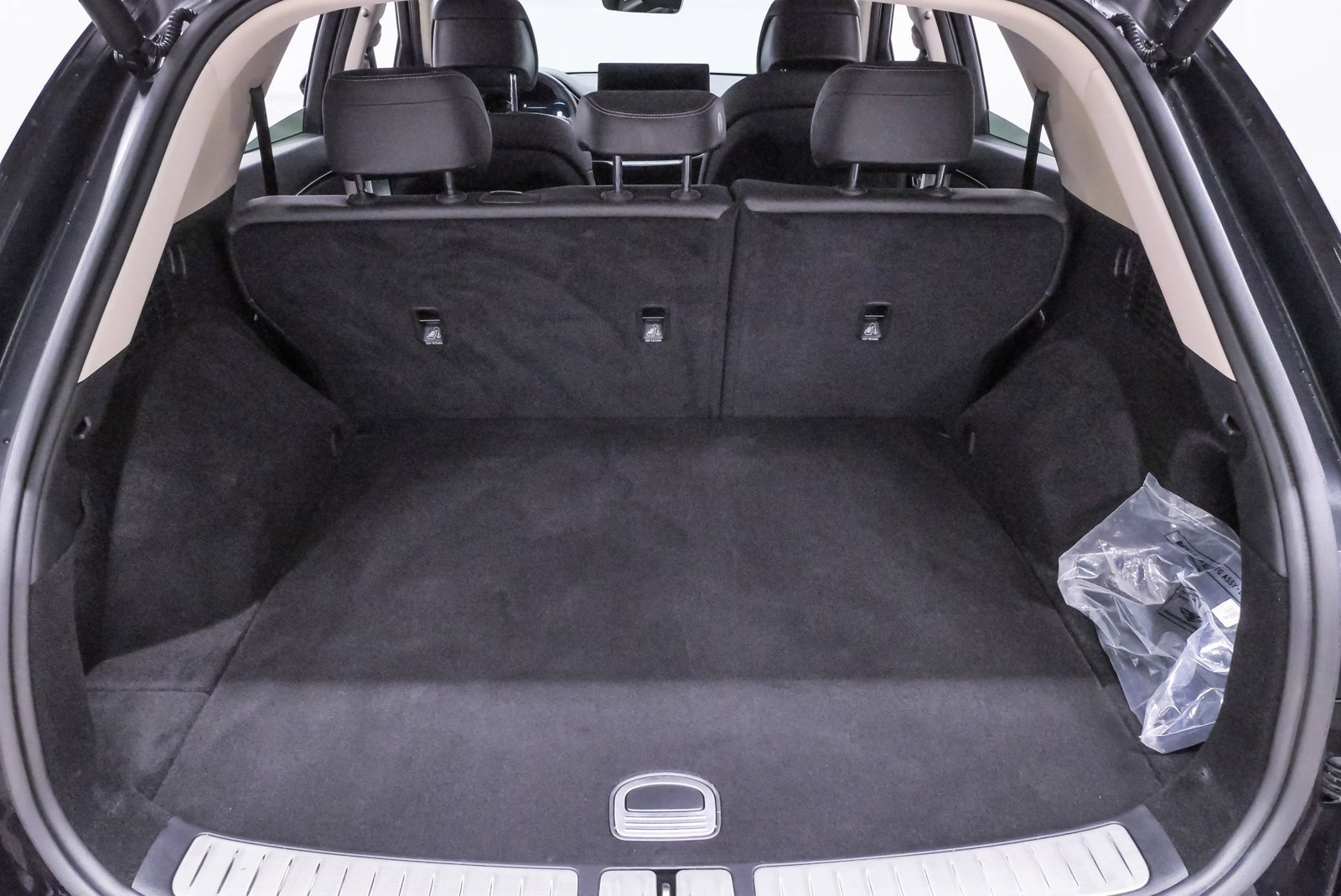 Certified 2025 Genesis GV70 2.5T image 24