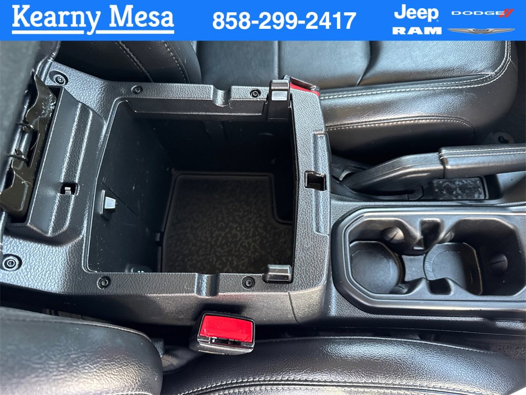 Used 2023 Jeep Wrangler Unlimited Sahara image 16