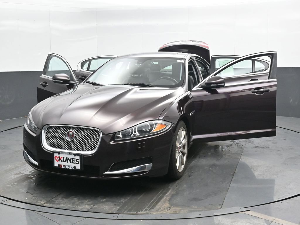 Used 2015 Jaguar XF Premium image 45