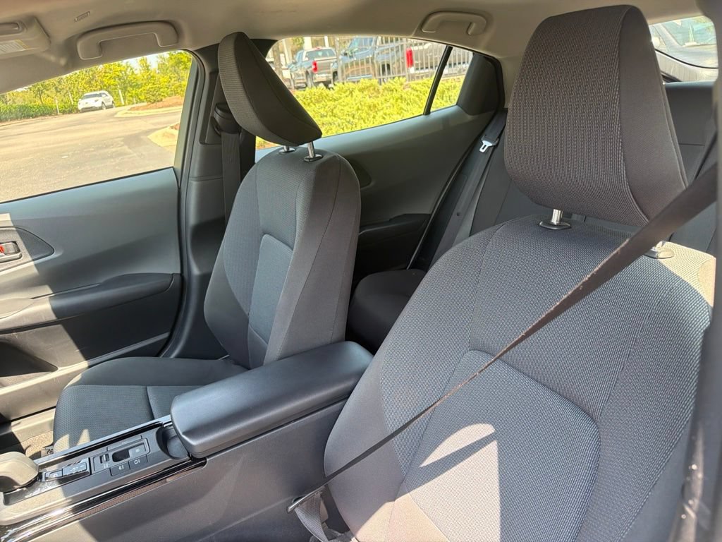 Used 2024 Toyota Prius LE FWD image 9