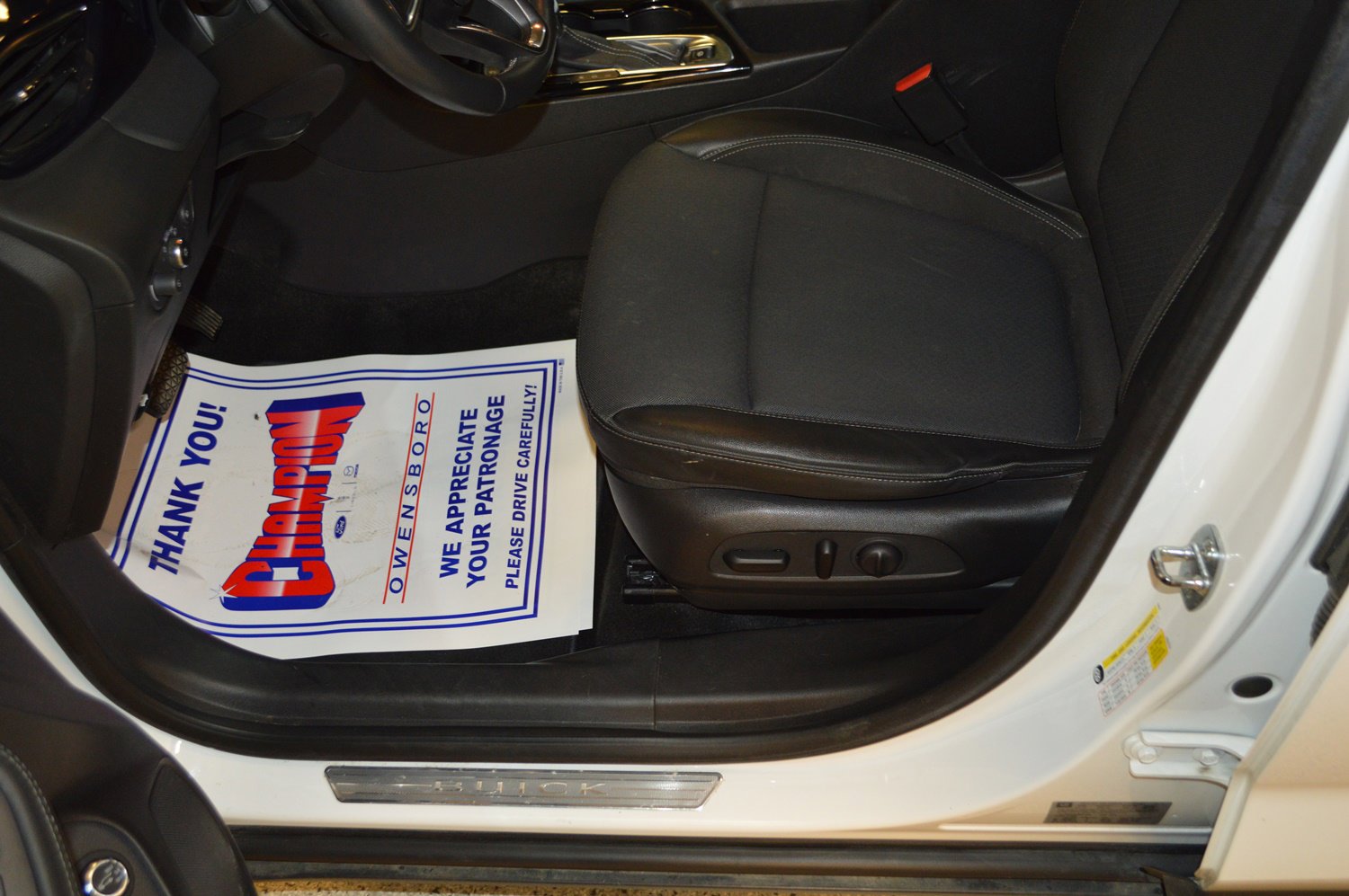 Used 2022 Buick Encore GX Select image 15