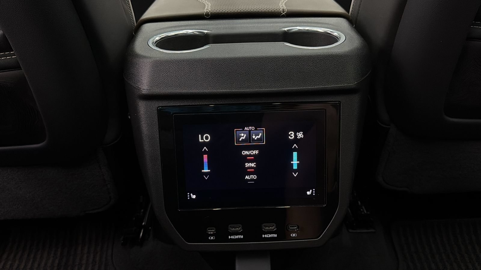 Used 2026 GMC Yukon Denali Ultimate AWD/4WD image 36