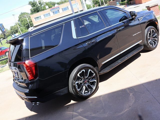 Used 2023 GMC Yukon Denali AWD/4WD image 7