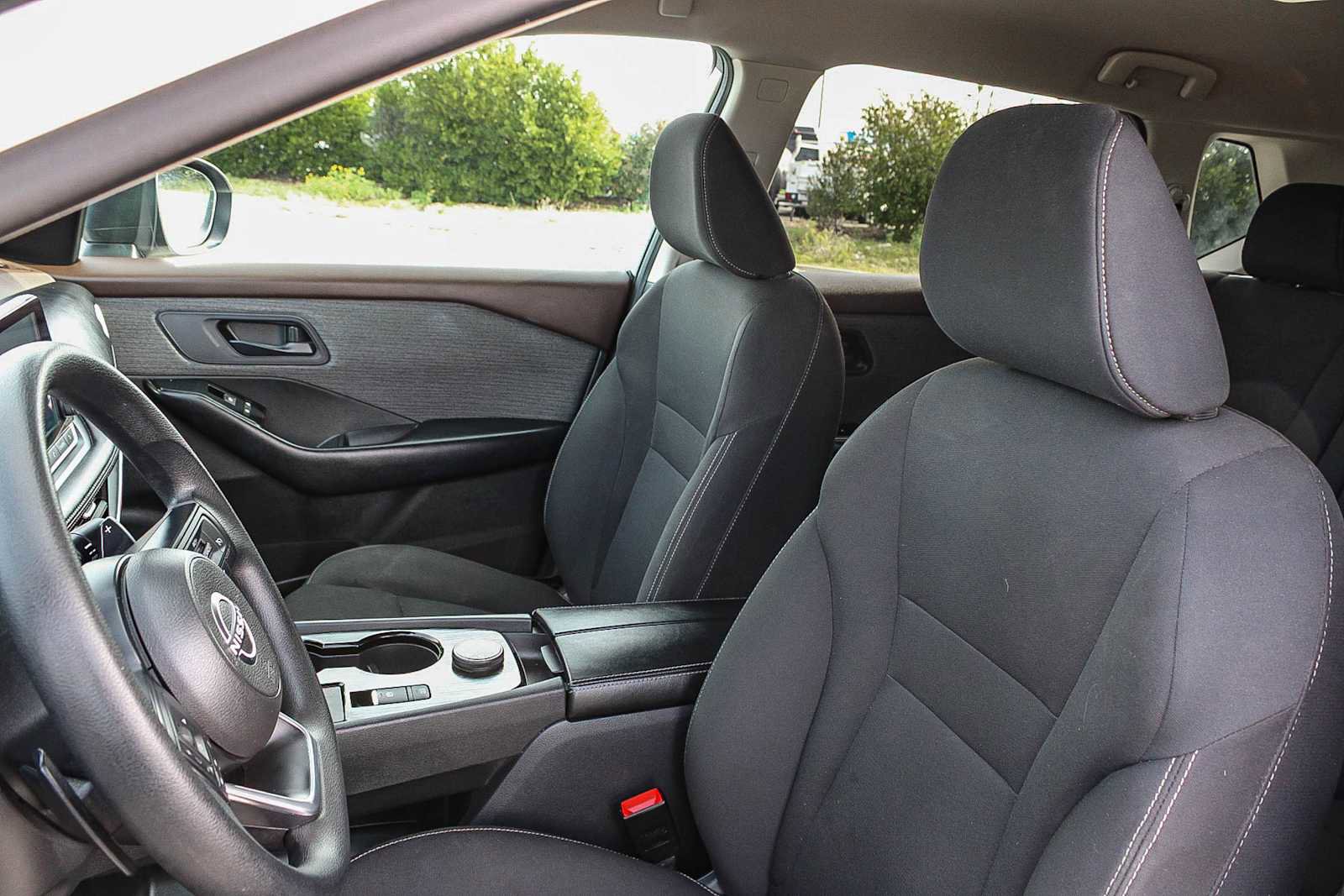 Used 2023 Nissan Rogue S image 16