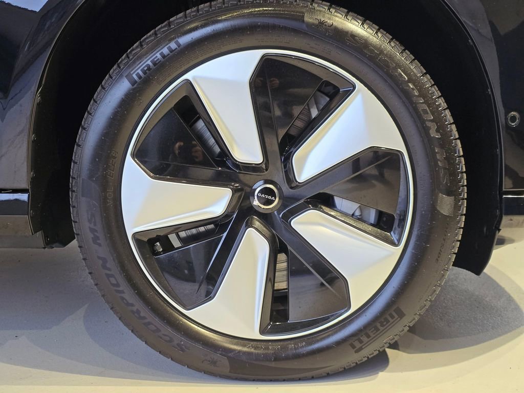 Certified 2025 Volvo EX90 Plus image 9