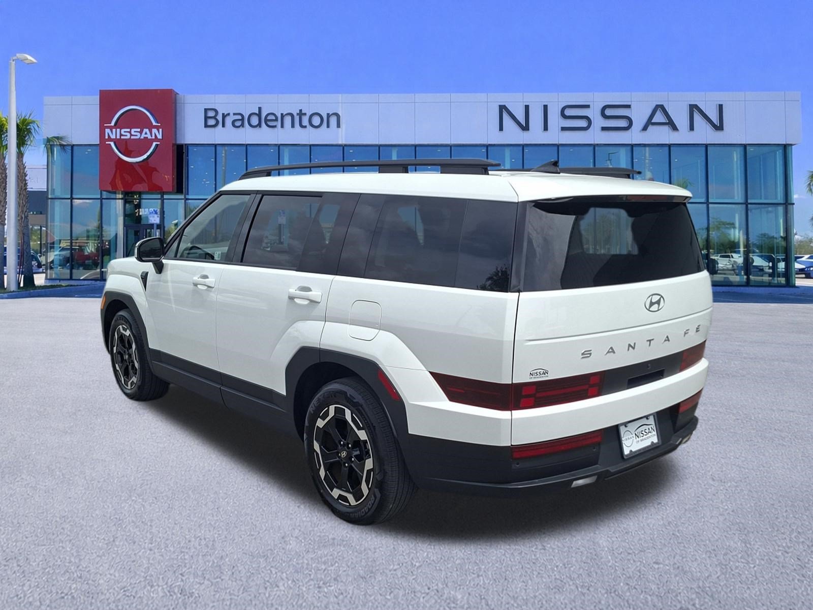 Used 2026 Hyundai Santa Fe SEL FWD image 7