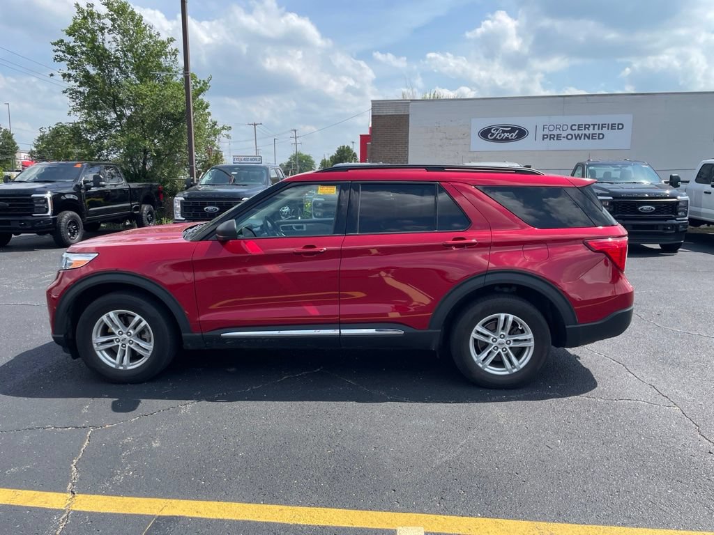 Used 2021 Ford Explorer XLT w/ Equipment Group 202A AWD/4WD image 8