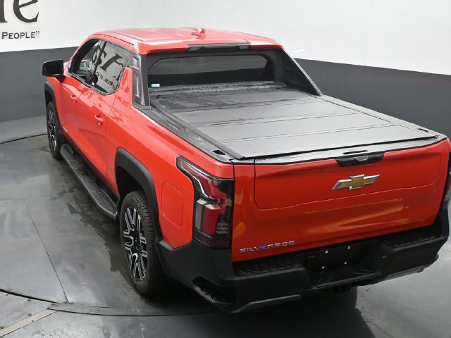 New 2026 Chevrolet Silverado EV LT AWD/4WD image 35