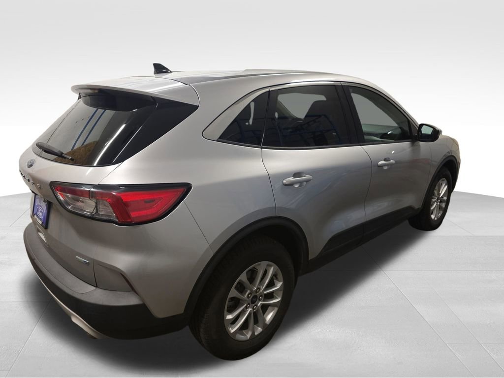 Used 2020 Ford Escape SE image 4
