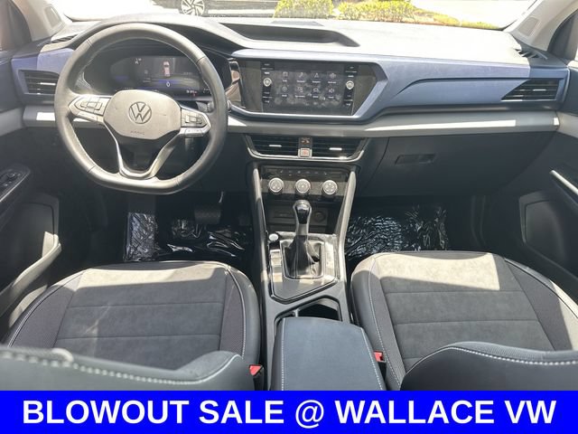 Certified 2023 Volkswagen Taos SE w/ Panoramic Sunroof Package FWD image 17