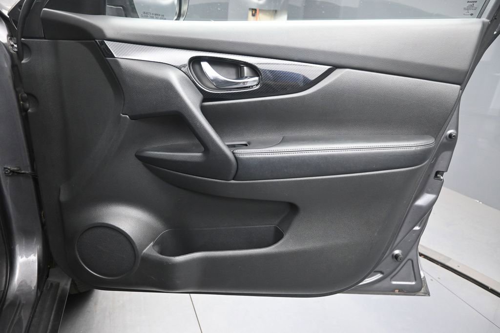 Used 2019 Nissan Rogue SL FWD image 30