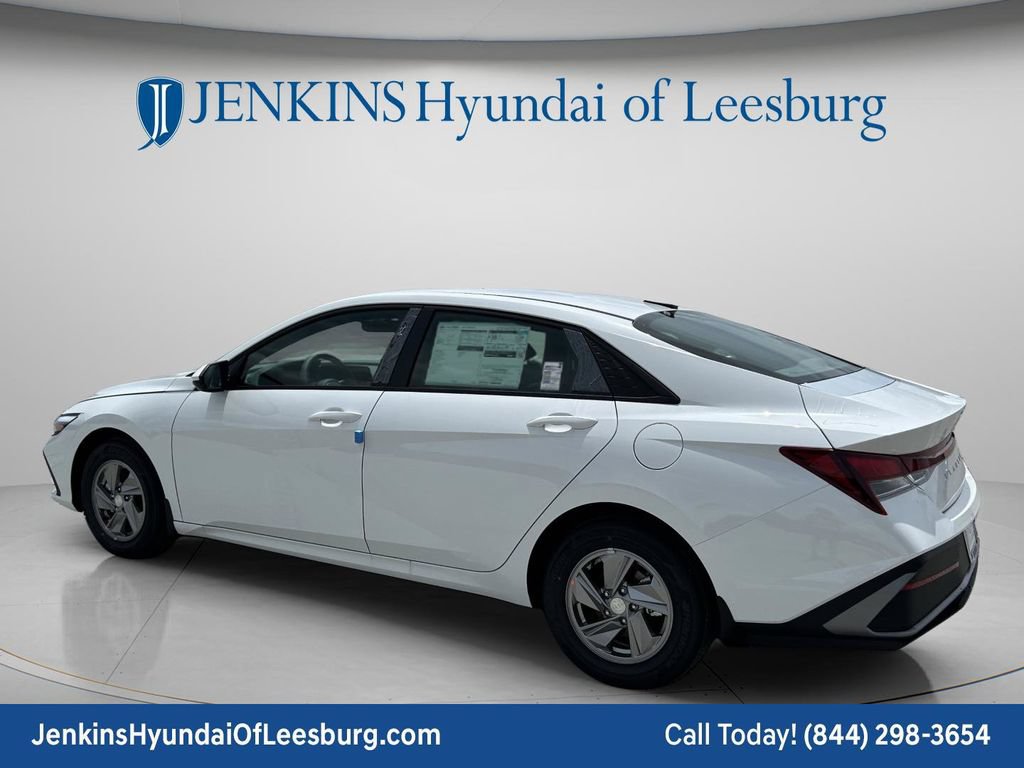 New 2026 Hyundai Elantra SE FWD image 7
