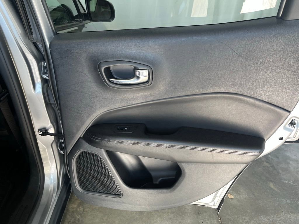 Used 2021 Jeep Compass Latitude image 26