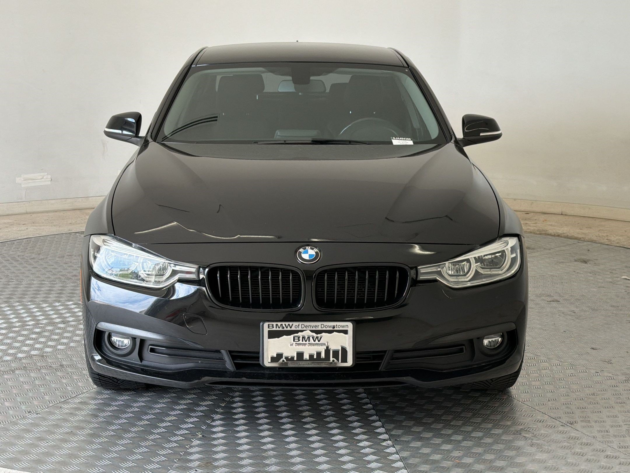 Used 2018 BMW 320i xDrive Sedan AWD/4WD image 6