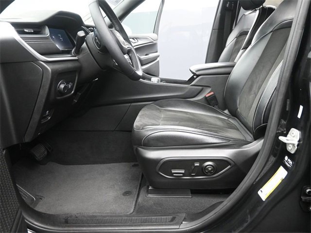 Used 2024 Jeep Grand Cherokee L Altitude image 10