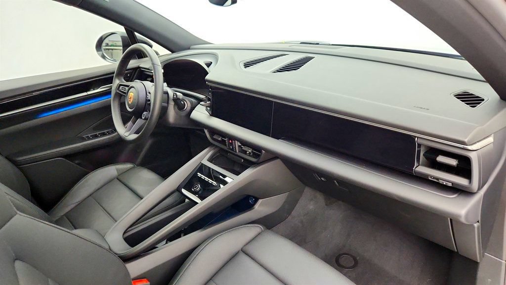 Used 2025 Porsche Macan 4 Electric AWD/4WD image 22