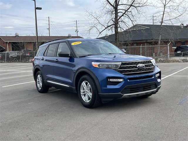 Used 2020 Ford Explorer XLT w/ Equipment Group 202A image 3