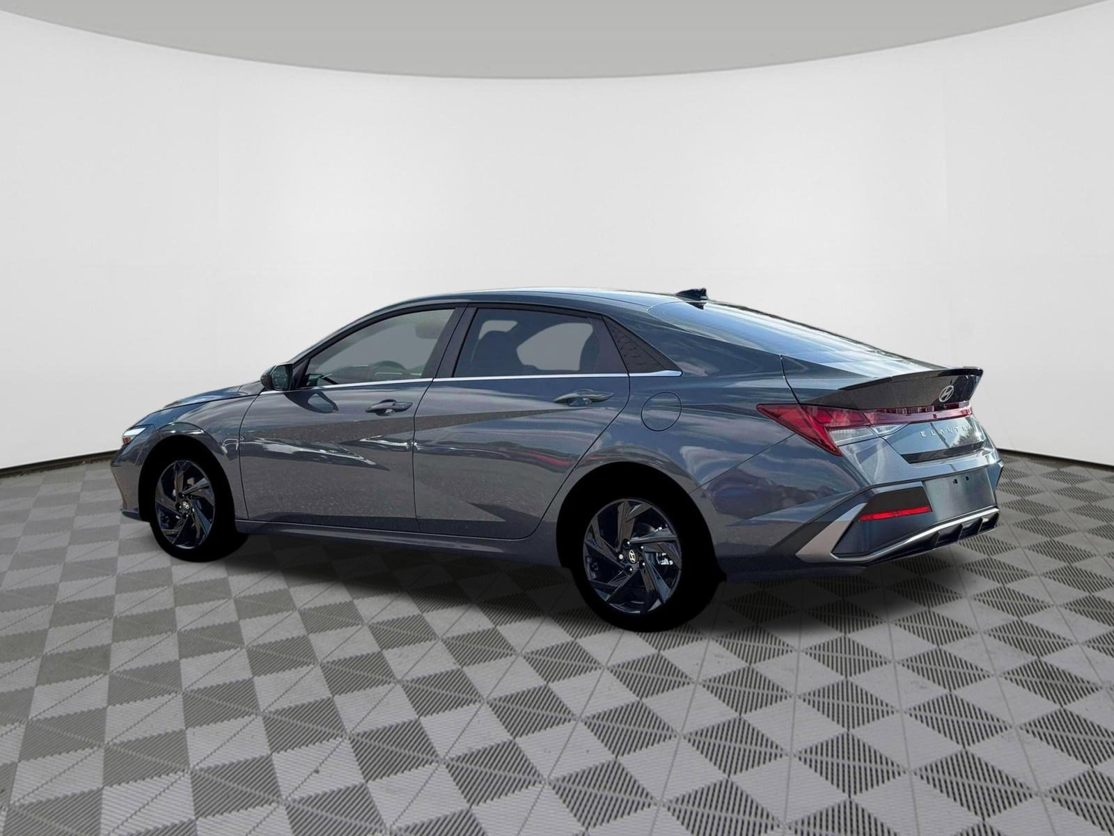 New 2026 Hyundai Elantra SEL Sport Premium FWD image 4