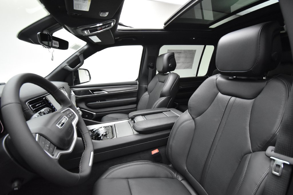 New 2027 Jeep Grand Wagoneer 4WD image 35