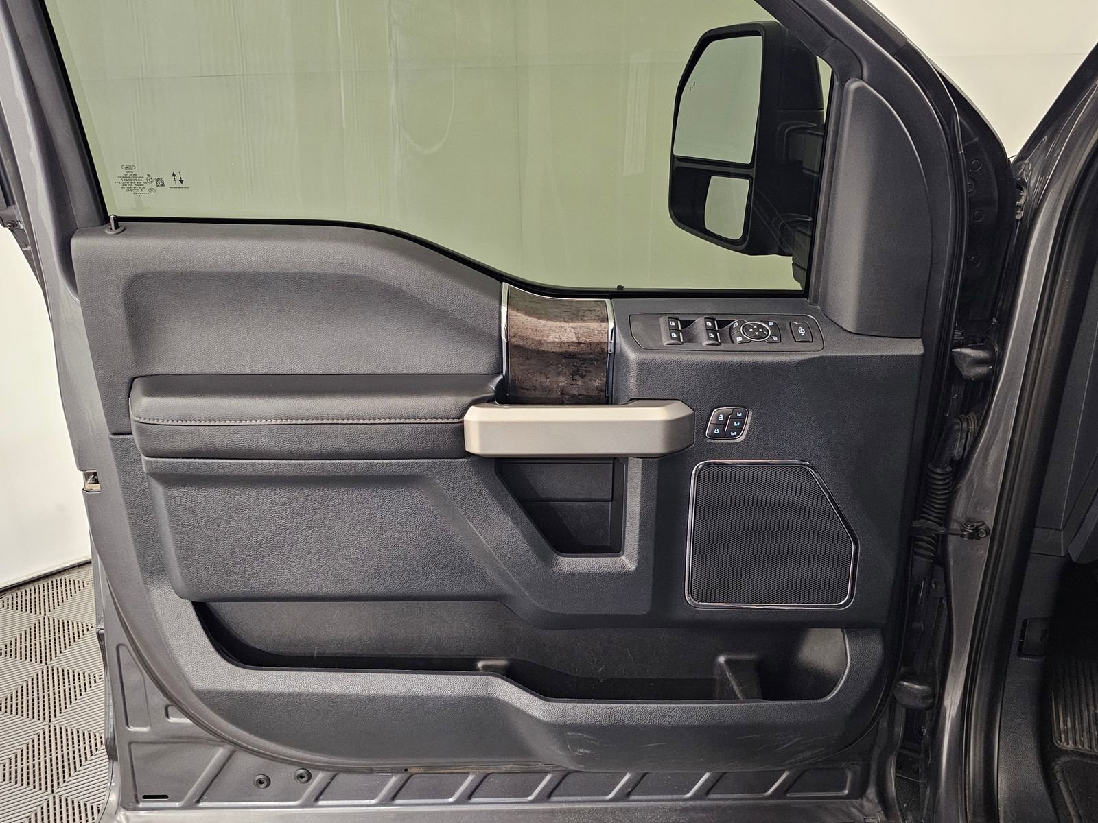 Used 2022 Ford F250 Lariat w/ Tremor Off-Road Package image 10