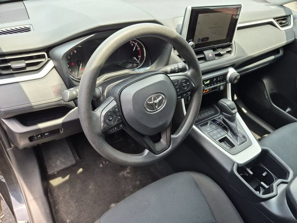 Used 2025 Toyota RAV4 LE AWD/4WD image 15