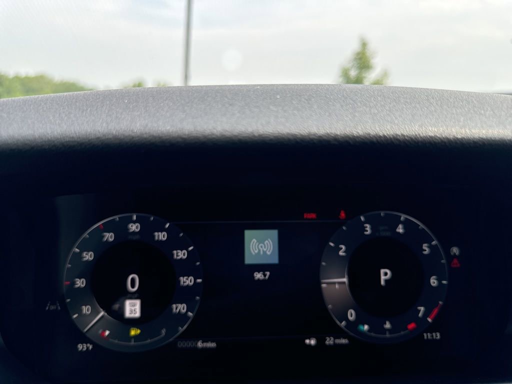 Used 2025 Land Rover Range Rover Velar Dynamic SE image 22