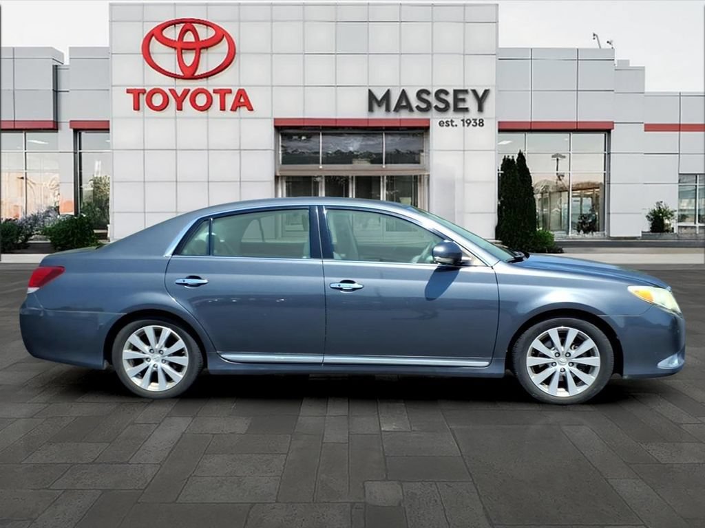 Used 2011 Toyota Avalon Limited FWD image 2