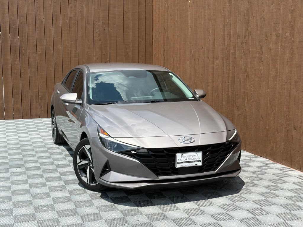 Used 2023 Hyundai Elantra SEL w/ Convenience Package FWD image 10