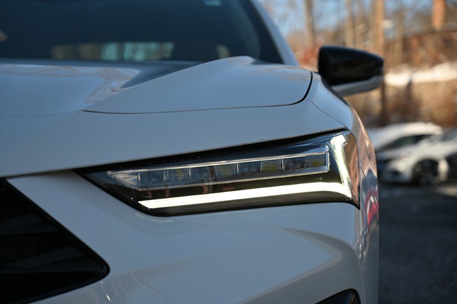 Used 2025 Acura TLX w/ Technology Package image 11