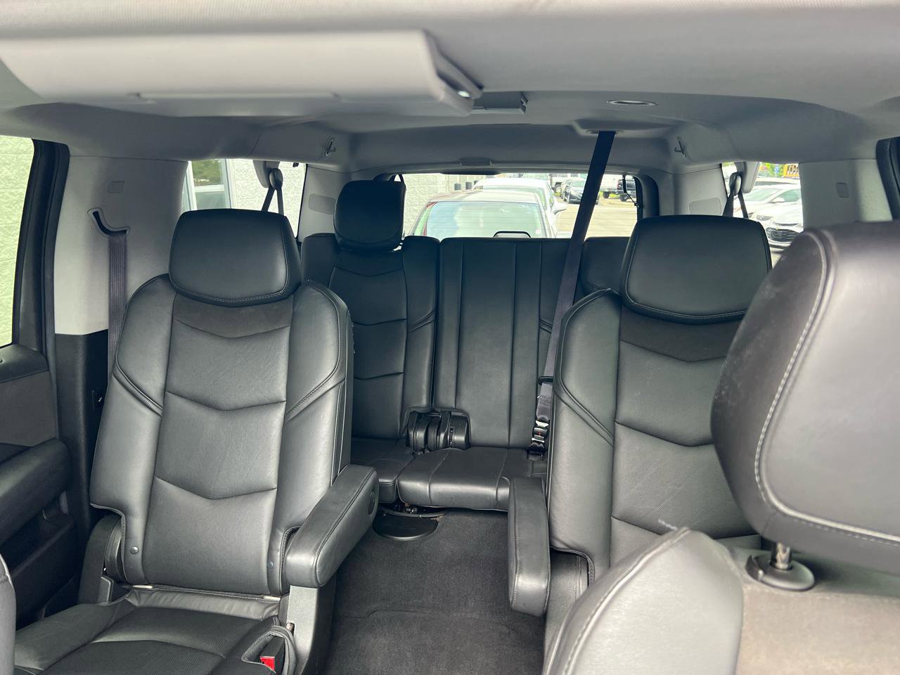 Used 2016 Cadillac Escalade ESV Luxury AWD/4WD image 13