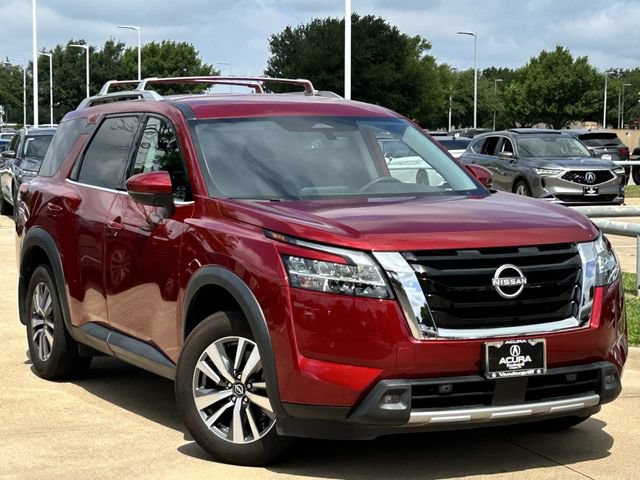 Used 2024 Nissan Pathfinder SL AWD/4WD image 2
