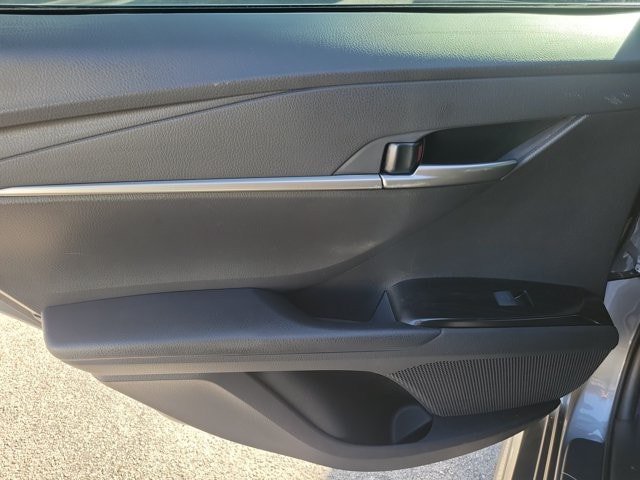 Used 2026 Toyota Camry SE FWD image 17