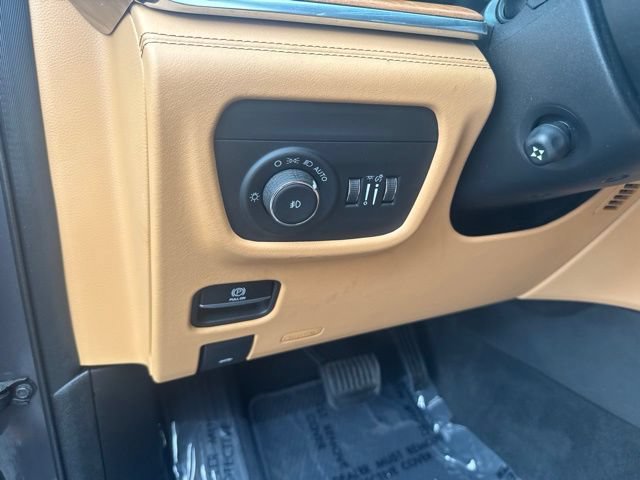 Used 2025 Jeep Grand Cherokee L Summit AWD/4WD image 12