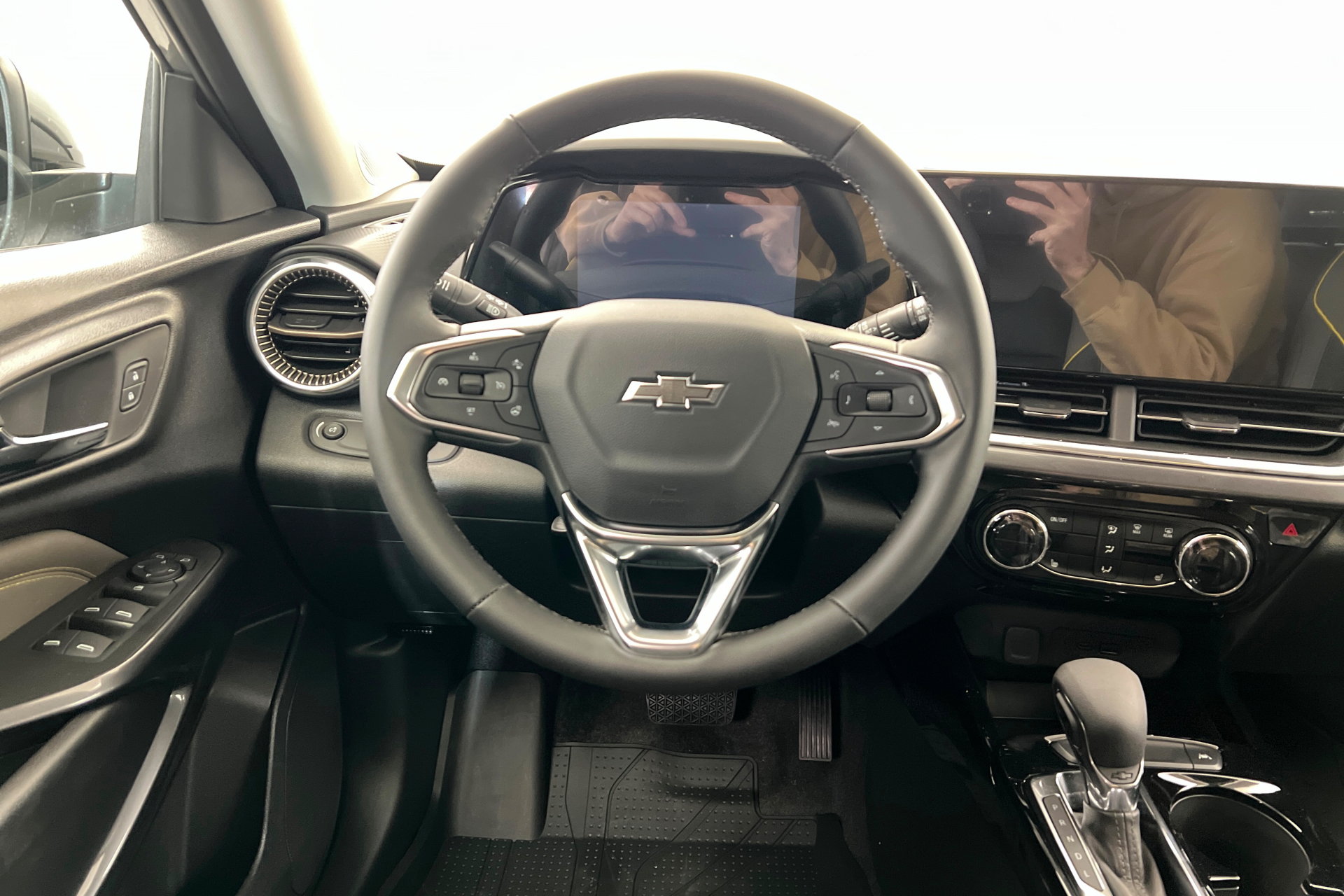 New 2026 Chevrolet Trax ACTIV w/ Driver Confidence Package FWD image 13