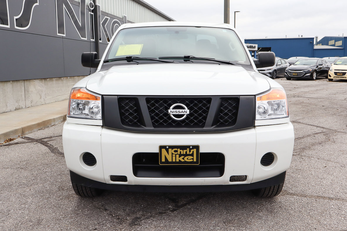 Used 2015 Nissan Titan S image 2