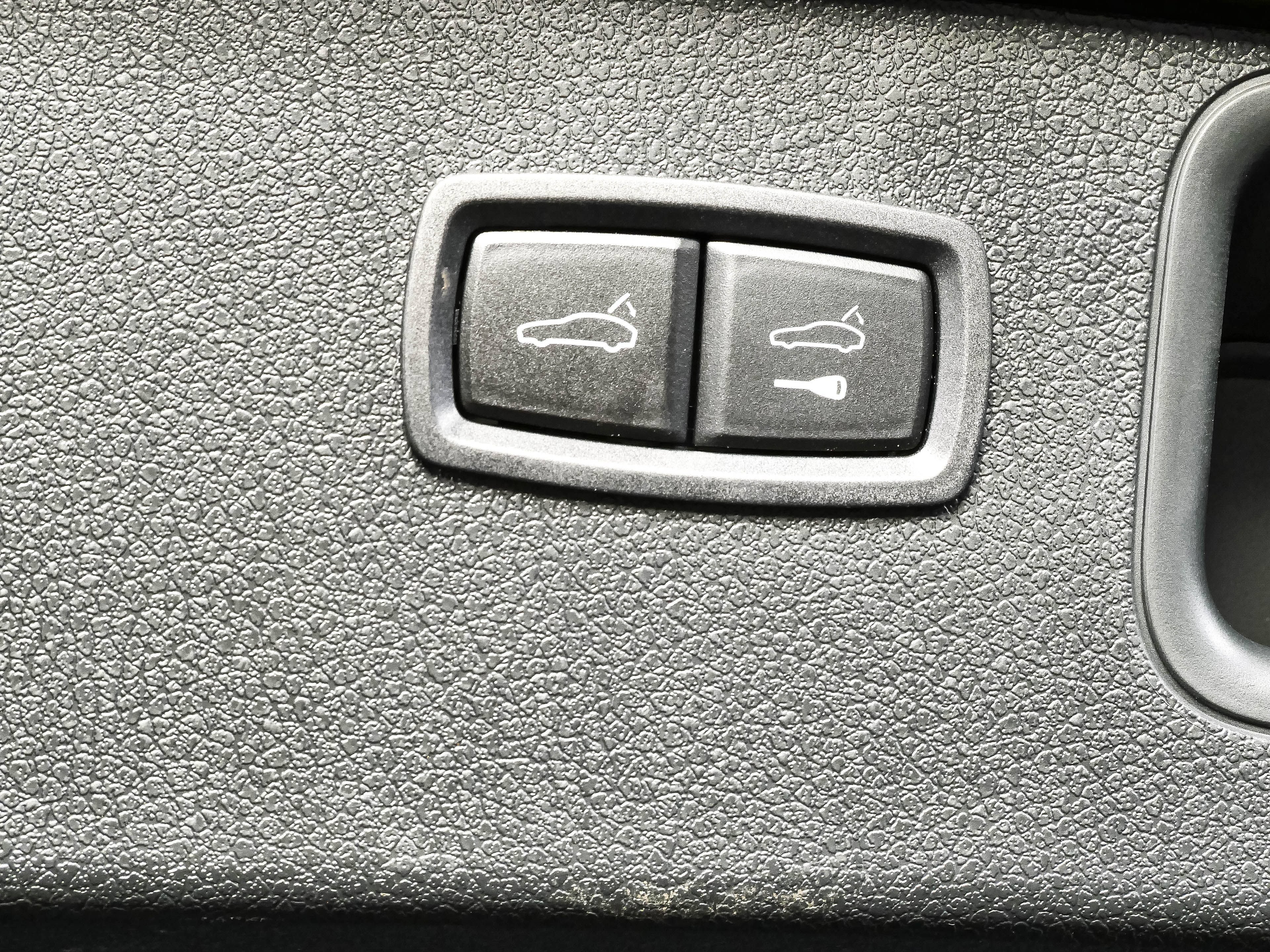 Certified 2024 Porsche Macan GTS AWD/4WD image 31